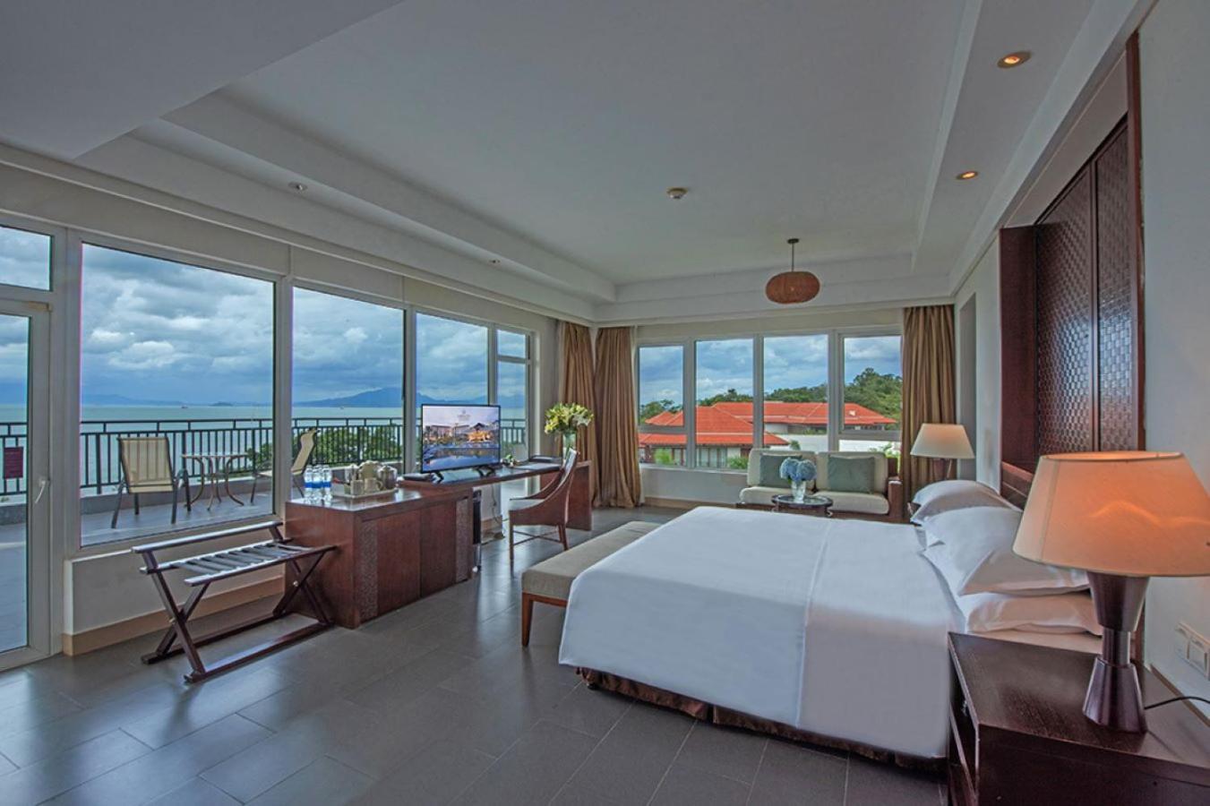 Sheraton Huizhou Beach Resort Huidong Exterior photo